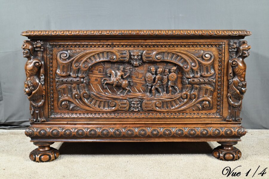 Coffre Français en Noyer, style Renaissance Italienne – Fin XVIIIe – Image 6