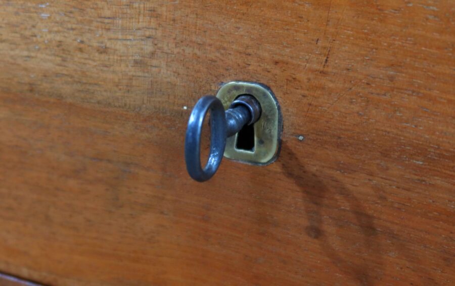 Commode en Noyer, époque Restauration - 1ère Partie XIXe – Image 14