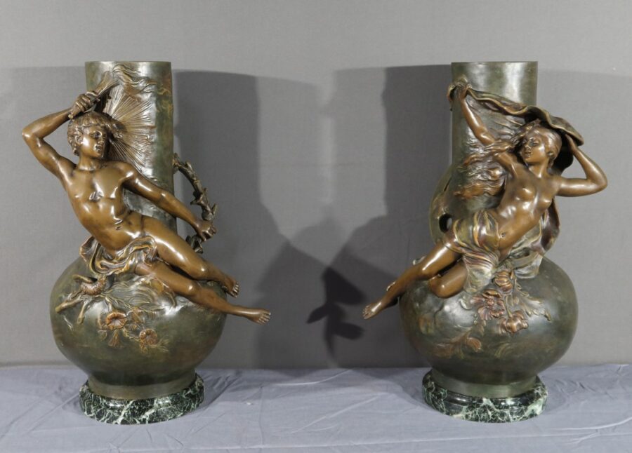 Paire de Vases en Régule, signés L. Moreau – Fin XIXe