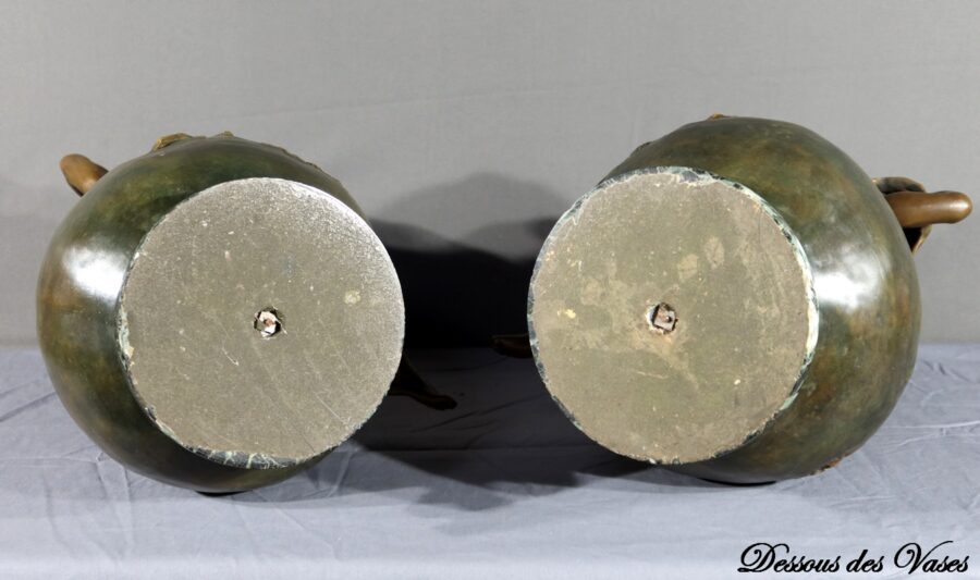 Paire de Vases en Régule, signés L. Moreau – Fin XIXe – Image 31