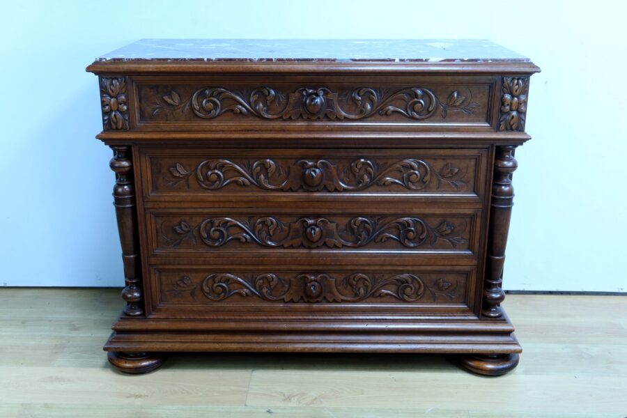 Commode en Noyer P. Guinand-Leglas, style Rennaissance - 1920