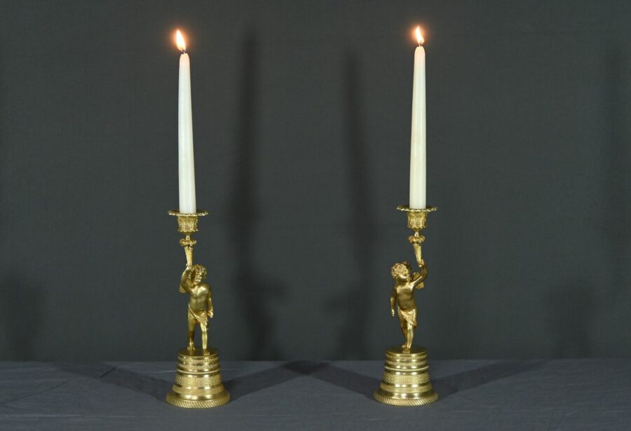 Paire de Bougeoirs en Bronze Doré – Milieu XIXe