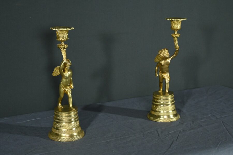 Paire de Bougeoirs en Bronze Doré – Milieu XIXe – Image 2