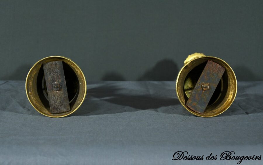 Paire de Bougeoirs en Bronze Doré – Milieu XIXe – Image 27