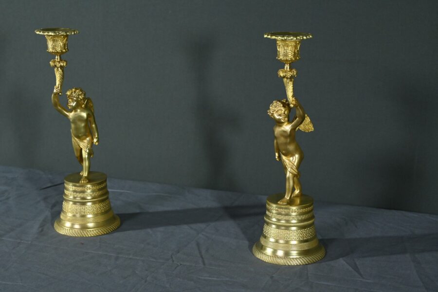Paire de Bougeoirs en Bronze Doré – Milieu XIXe – Image 3
