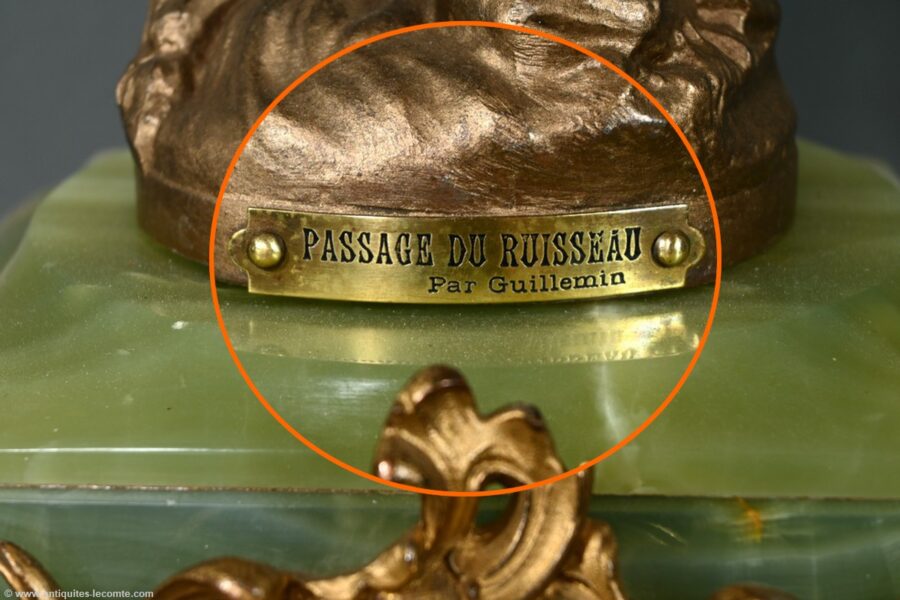Pendule en Régule et Onyx, « Le Passage du Ruisseau », signée Guillemin – Fin XIXe – Image 20