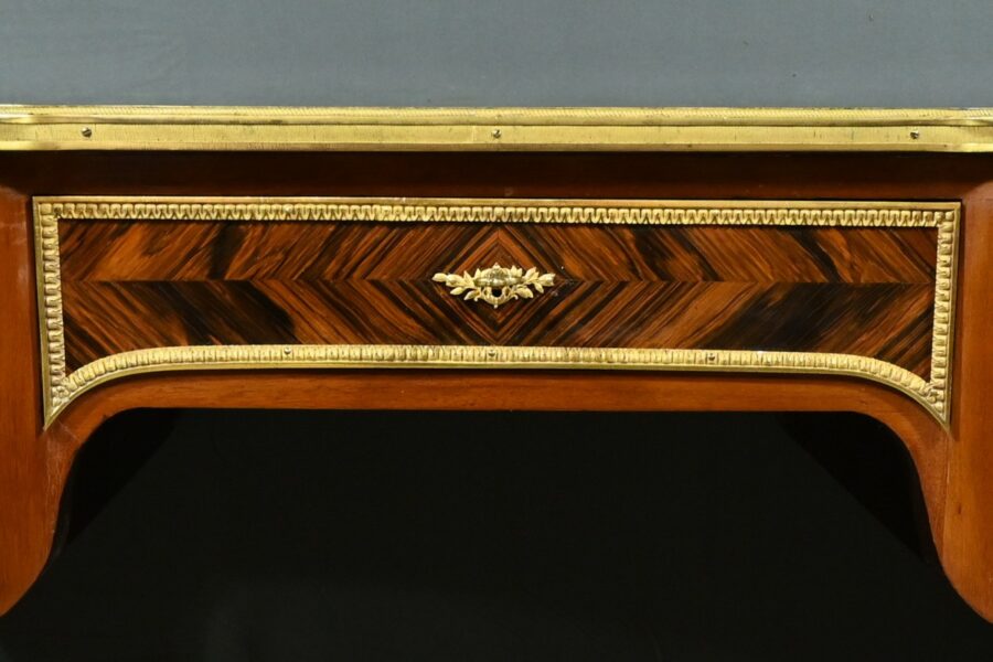 Petit Bureau de Milieu en Acajou et Palissandre, style Louis XV, époque Napoléon III – Milieu XIXe – Image 14