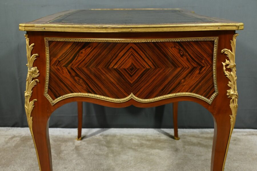 Petit Bureau de Milieu en Acajou et Palissandre, style Louis XV, époque Napoléon III – Milieu XIXe – Image 21