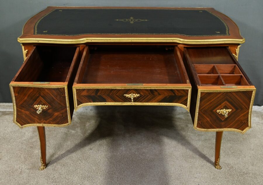Petit Bureau de Milieu en Acajou et Palissandre, style Louis XV, époque Napoléon III – Milieu XIXe – Image 26