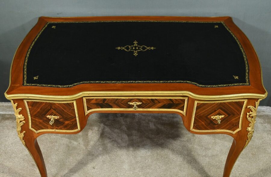 Petit Bureau de Milieu en Acajou et Palissandre, style Louis XV, époque Napoléon III – Milieu XIXe – Image 5
