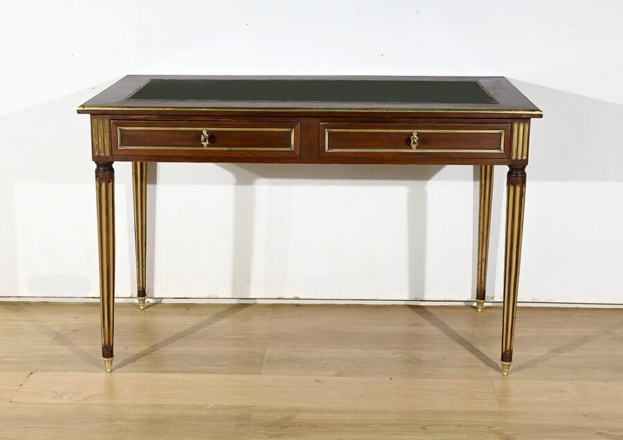 Bureau Plat en Acajou, style Louis XVI- 2ème partie XIXe