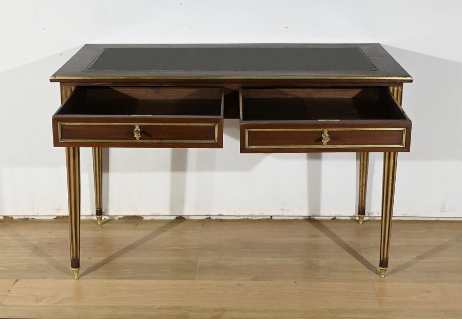 Bureau Plat en Acajou, style Louis XVI- 2ème partie XIXe – Image 3
