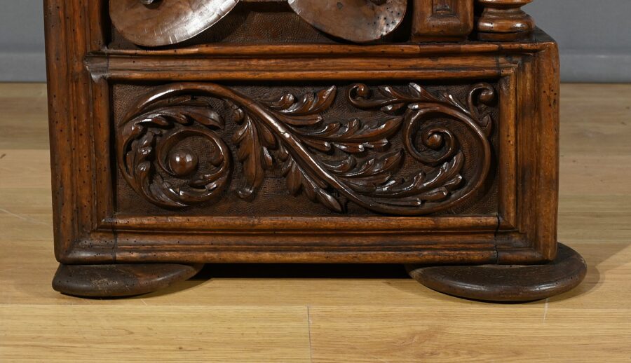 Oratoire en Noyer massif, style Renaissance Neo-gothique - Fin XIXe – Image 18