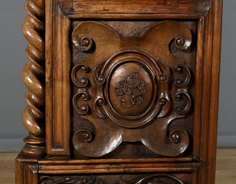 Oratoire en Noyer massif, style Renaissance Neo-gothique - Fin XIXe – Image 22