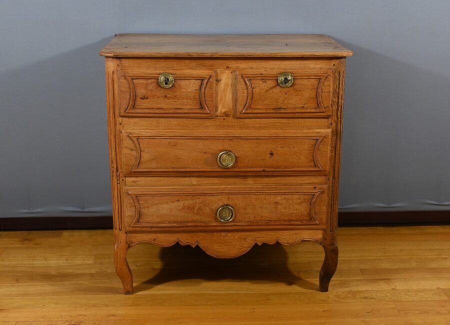 Petite Commode en Frêne, Transition Louis XIV/Louis XV - Fin XVIIIe
