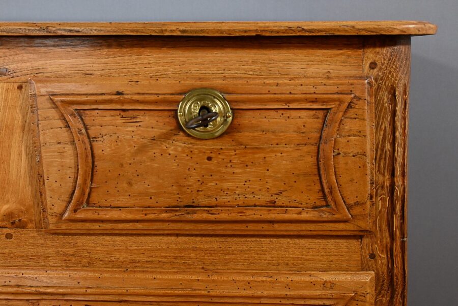 Petite Commode en Frêne, Transition Louis XIV/Louis XV - Fin XVIIIe – Image 7