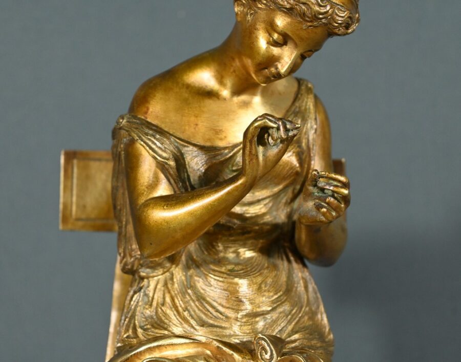 Bronze à Patine Dorée "La Couture" - Début XXe – Image 8