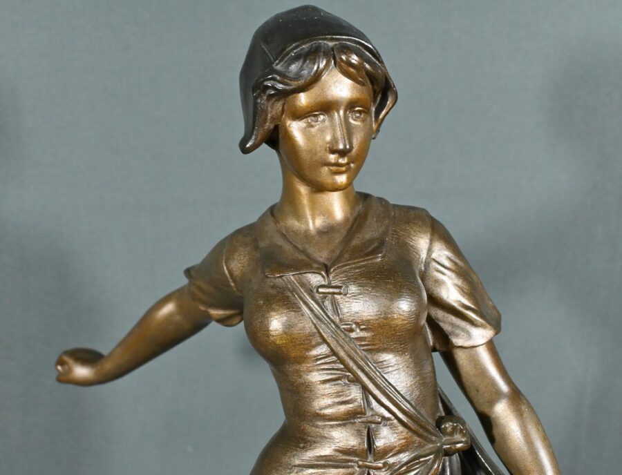 Sculpture en Régule, « Semeuse », signée A. de Ranieri – Milieu XXe – Image 5
