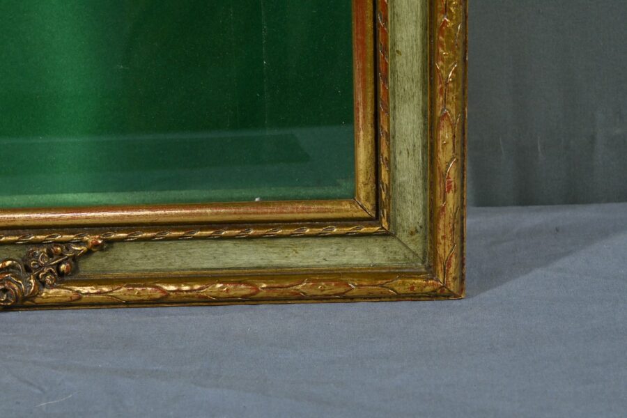 Vitrine Murale en Bois Doré – Milieu XXe – Image 12