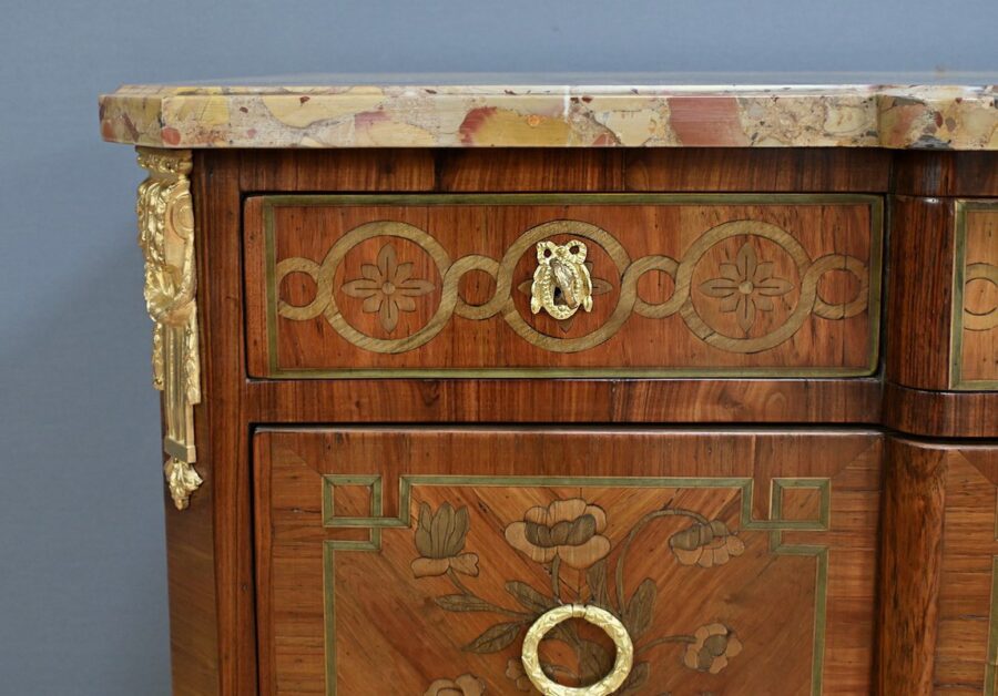 Commode Sauteuse en Bois de Rose et Palissandre, style Transition Louis XV / Louis XVI – Début XXe – Image 8