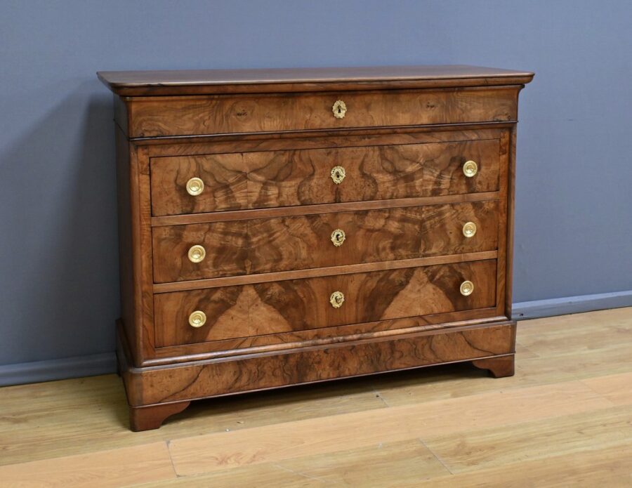 Commode en Ronce de Noyer, époque Restauration - 1re partie XIXe