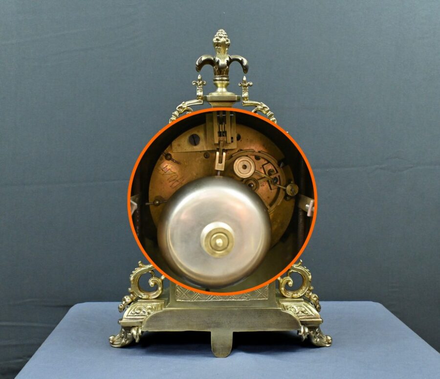 Pendule en Bronze Doré, style Louis XIV – Milieu XXe – Image 19
