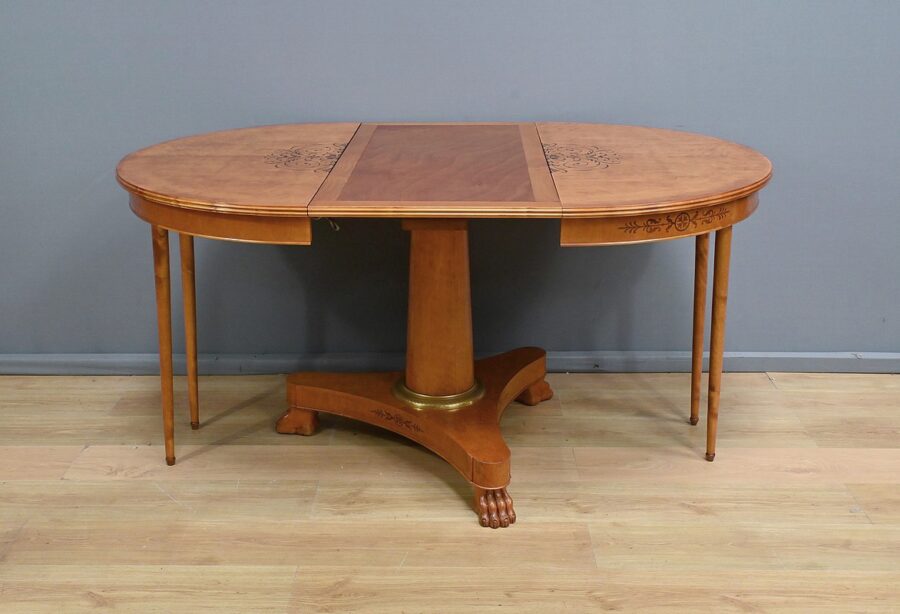 Table Ronde à Allonges en Érable moucheté, style Charles X - 1940 – Image 2