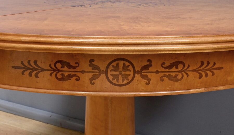 Table Ronde à Allonges en Érable moucheté, style Charles X - 1940 – Image 7