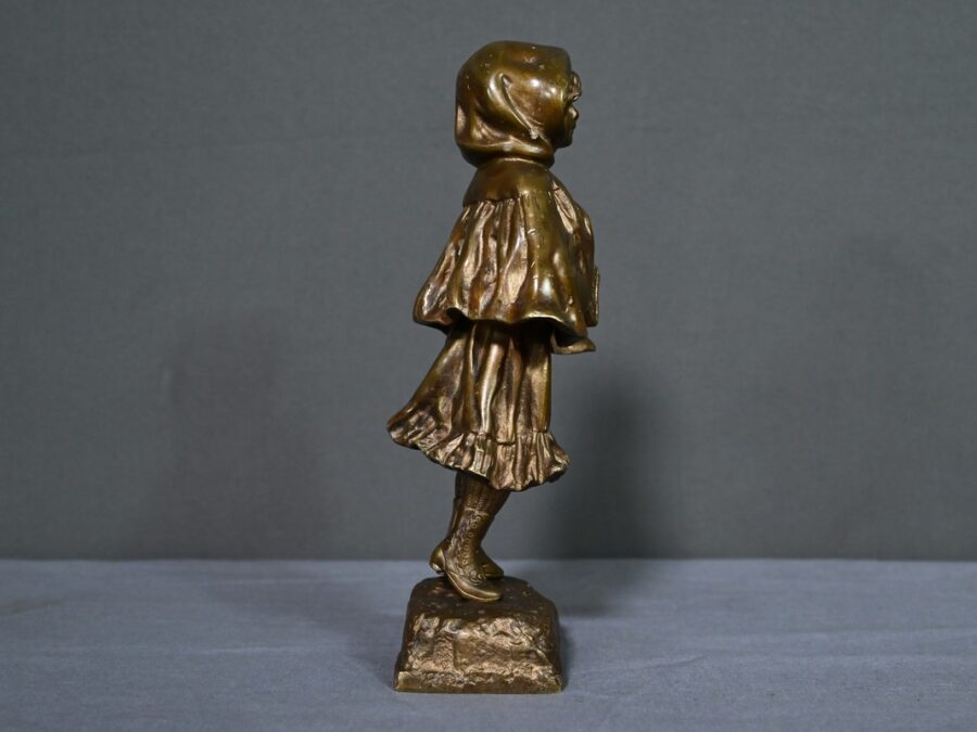 Bronze « L’Ecolière », signé Tremo – Début XXe – Image 12