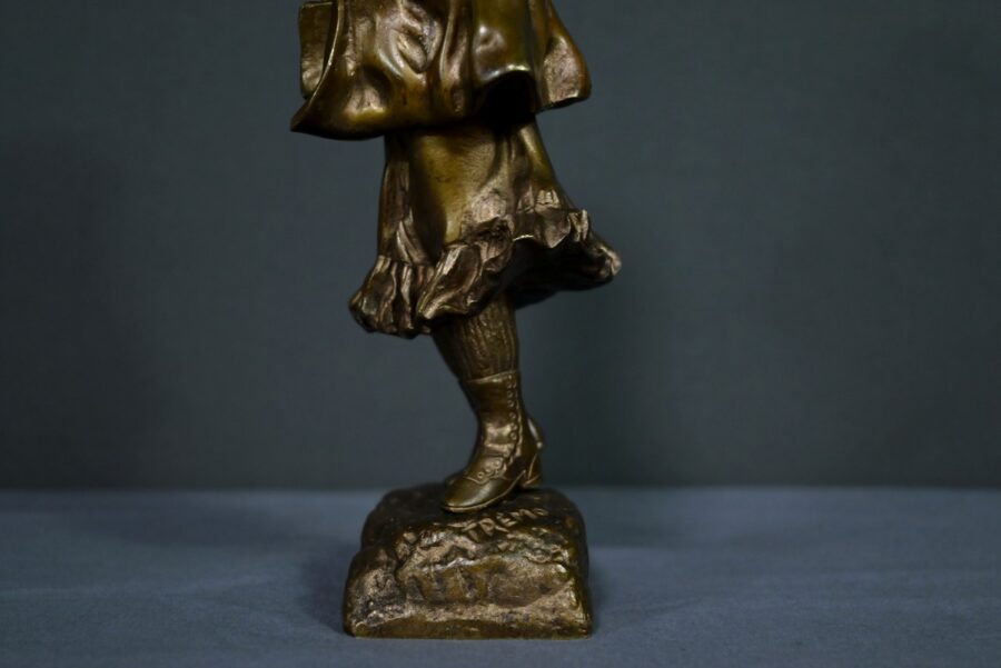 Bronze « L’Ecolière », signé Tremo – Début XXe – Image 18